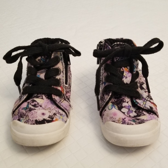Rose printed black lace up blowfish sneaker shoes size 6 - Picture 1 of 7